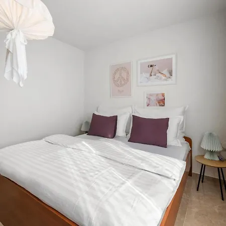 4 Bedroom Amazing In Vakantiehuis *