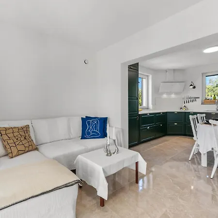 Vakantiehuis 4 Bedroom Amazing In Vodice