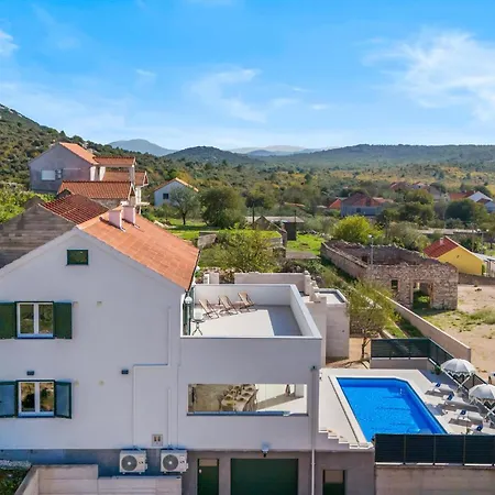 Vakantiehuis 4 Bedroom Amazing In *