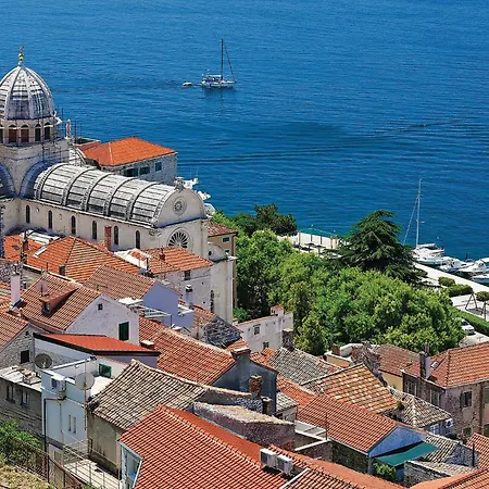 4 Bedroom Amazing In Vakantiehuis *