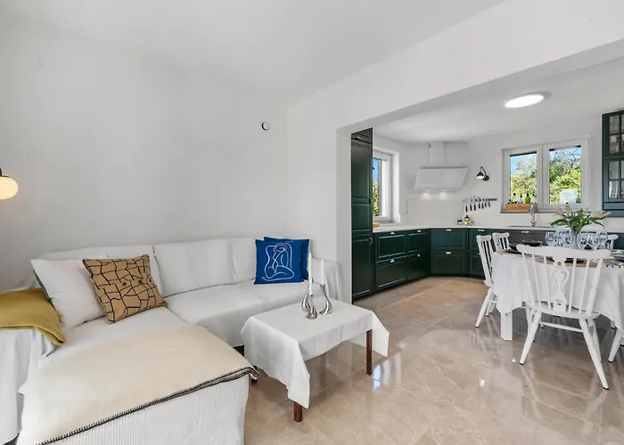 Сasa de vacaciones 4 Bedroom Amazing In Vodice