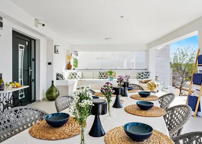 4 Bedroom Amazing In Сasa de vacaciones Vodice